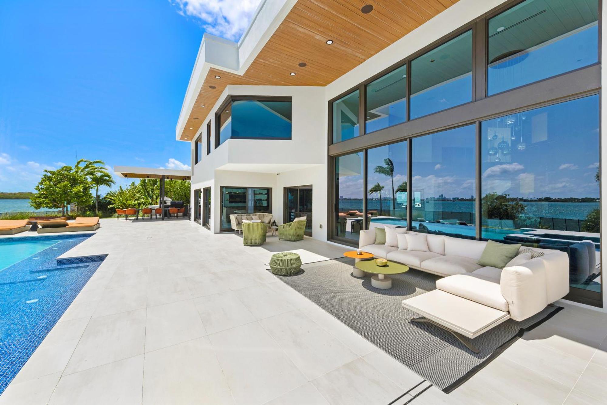 Indulge In Luxury Your Tranquil Resort Mansion Awaits In Vibrant Miami ノース・マイアミ エクステリア 写真