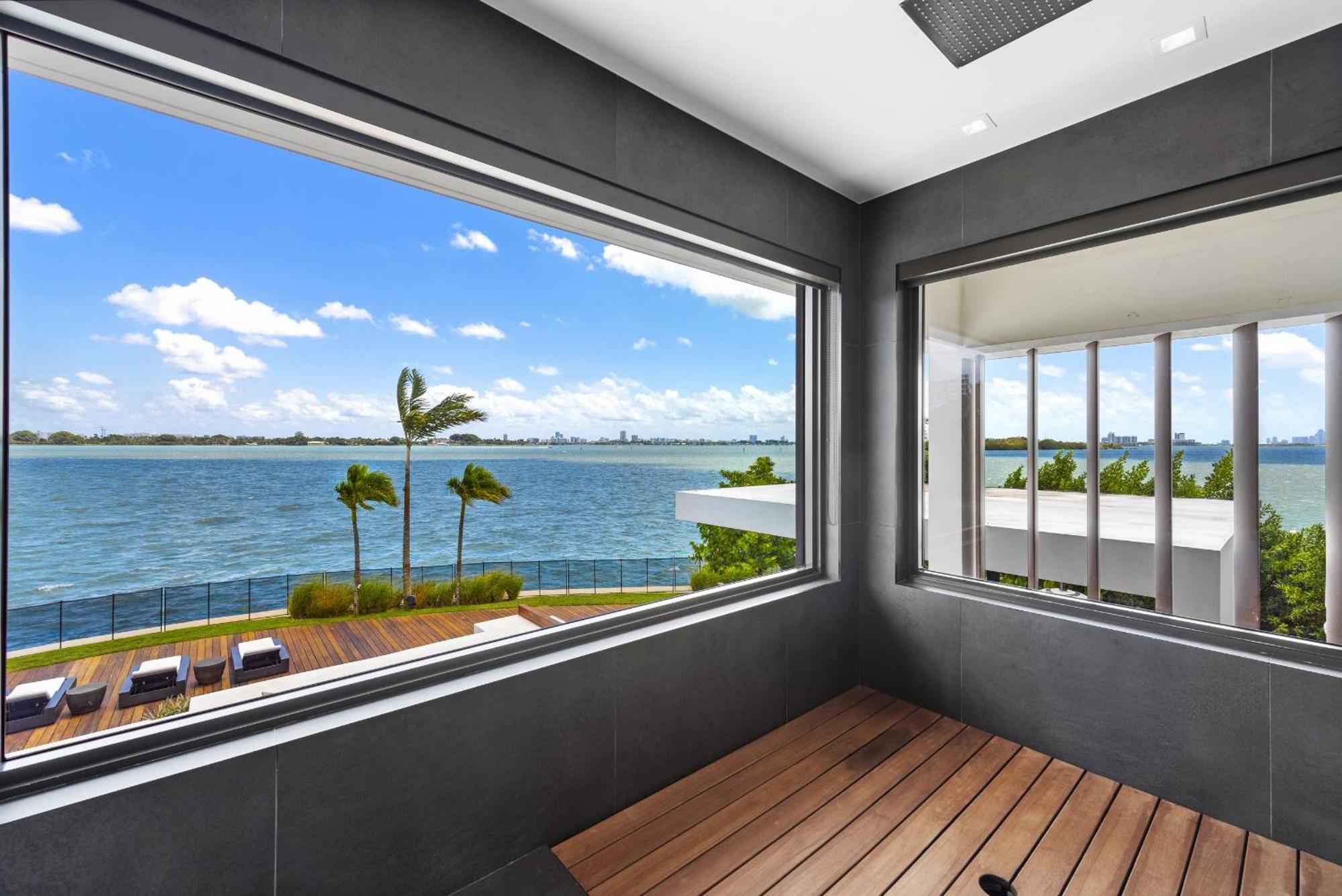 Indulge In Luxury Your Tranquil Resort Mansion Awaits In Vibrant Miami ノース・マイアミ エクステリア 写真