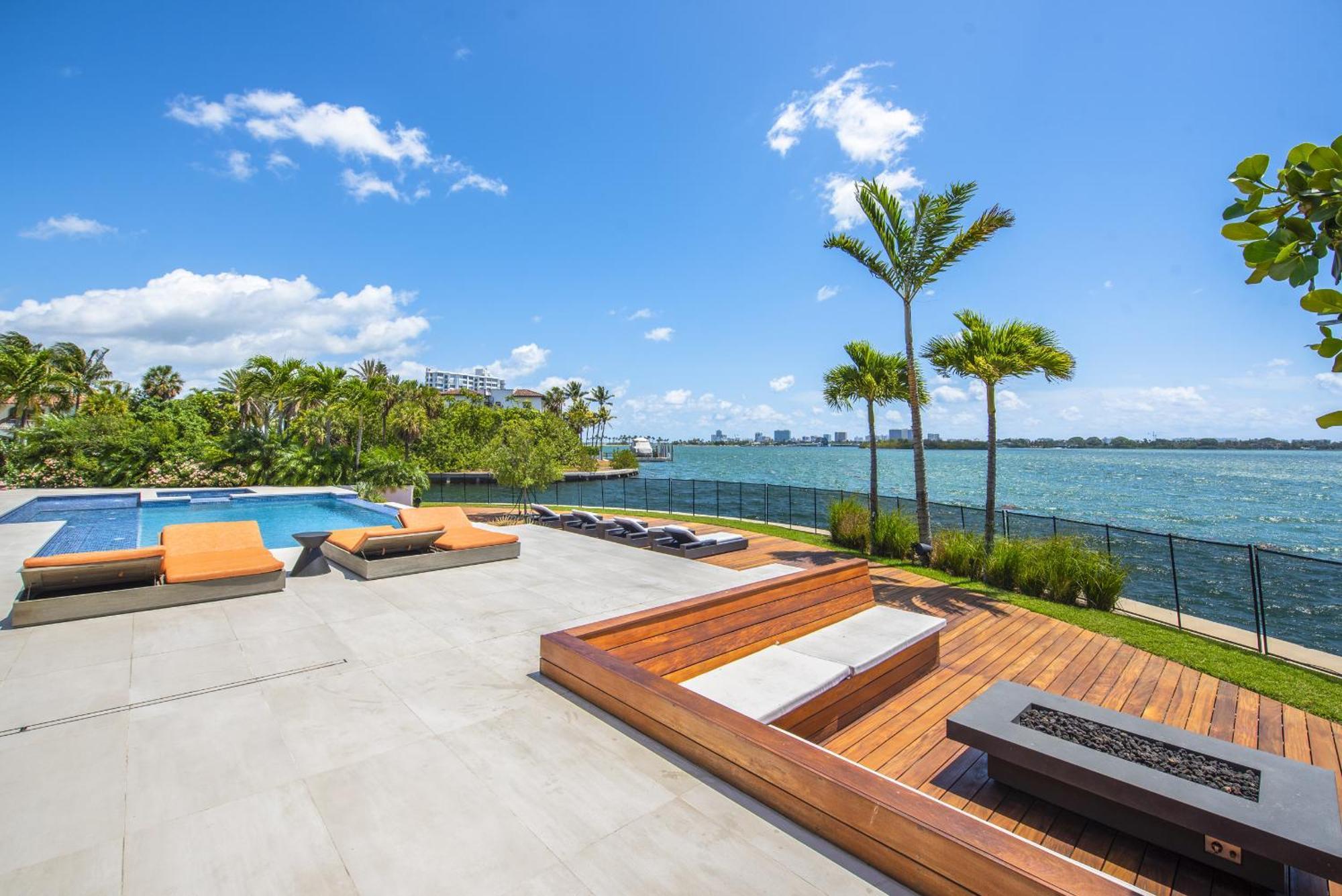 Indulge In Luxury Your Tranquil Resort Mansion Awaits In Vibrant Miami ノース・マイアミ エクステリア 写真