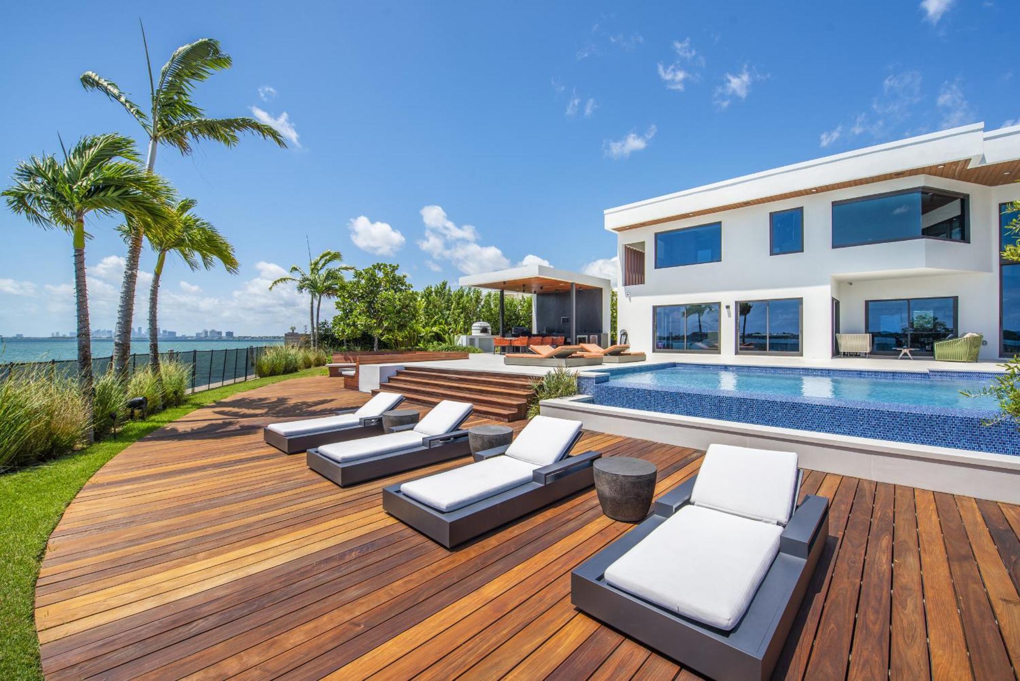 Indulge In Luxury Your Tranquil Resort Mansion Awaits In Vibrant Miami ノース・マイアミ エクステリア 写真